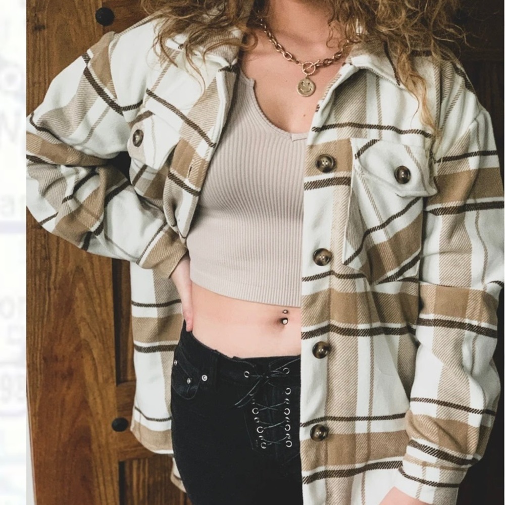 ❤️❤️PLAID❤️❤️ oversize Lipan Shacket tan soooo cute! NWT